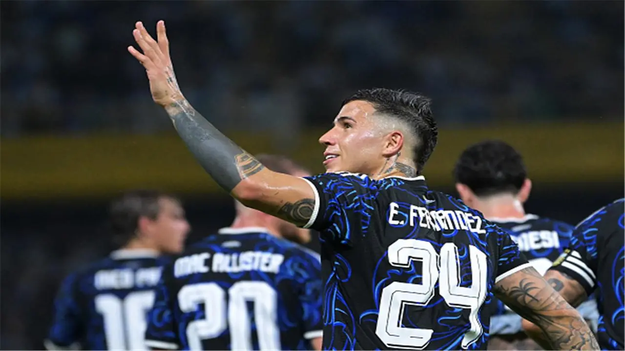 لاعب ريال مدريد يغري إنزو فرنانديز: أتمنى انضمامه لنا.